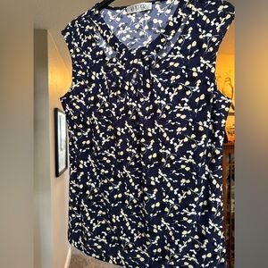 Kasper women’s sleeveless blouse with cowl neck front. SOLD